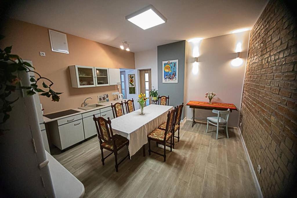 Apartament Rynek Лесьна Экстерьер фото